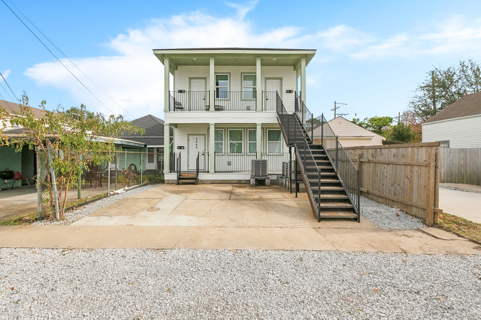 Elegant 3 Bedroom, 2.5 Bath Apartment 8 of 8