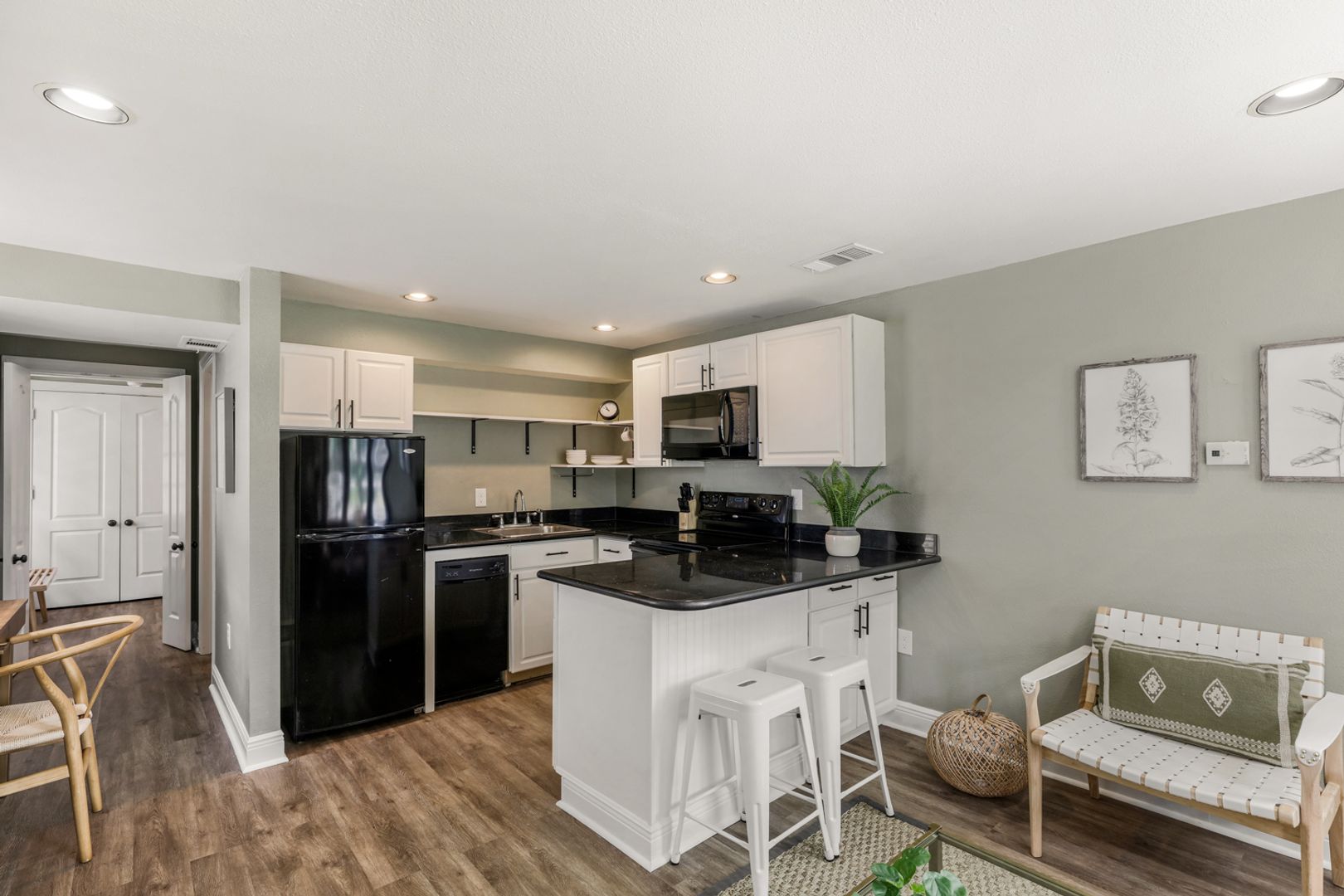 New Orleans Apartment: 838 Lowerline Street