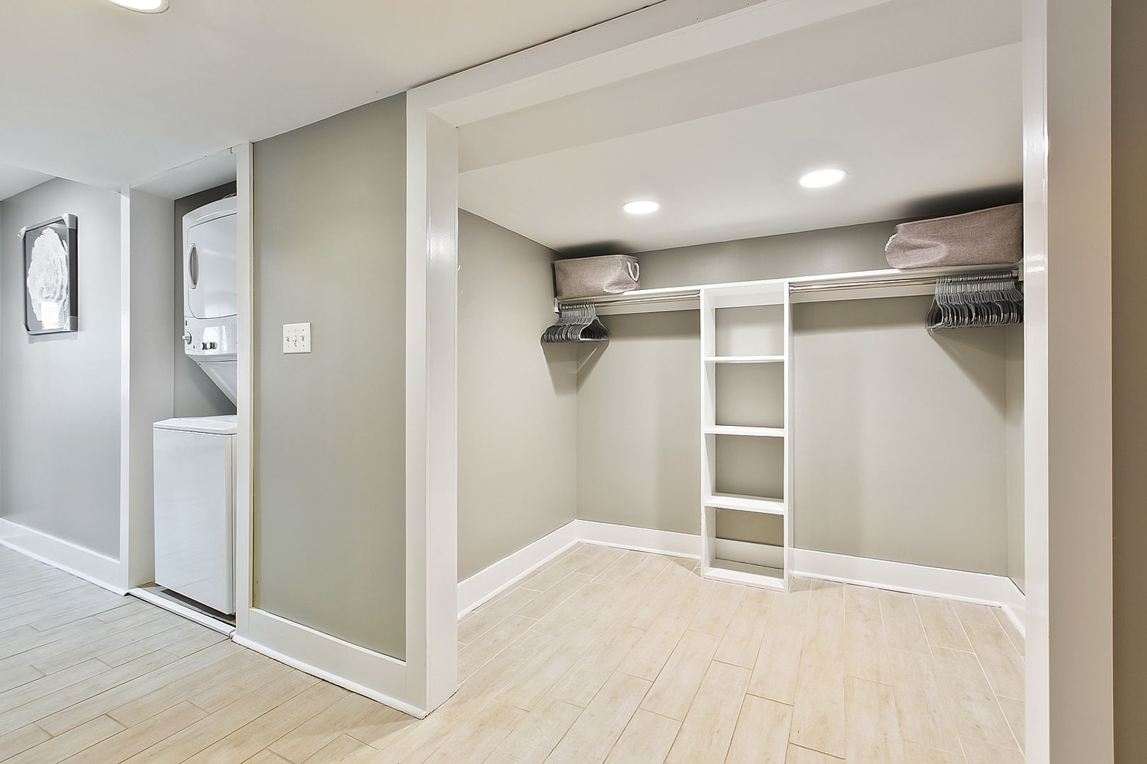 Fully furnished studio apartment!! 9 of 11