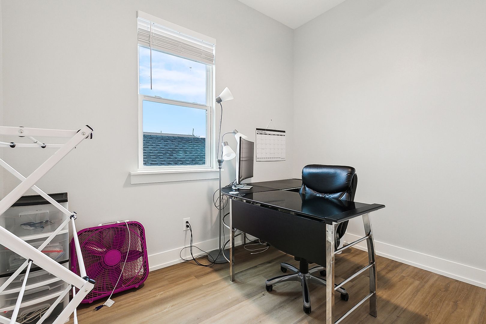 Cozy 2 Bedroom, 1 Bath Apartment 3 of 6