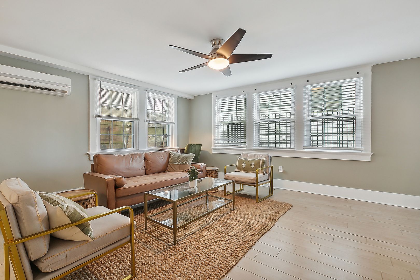 Fully furnished studio apartment 7 of 12