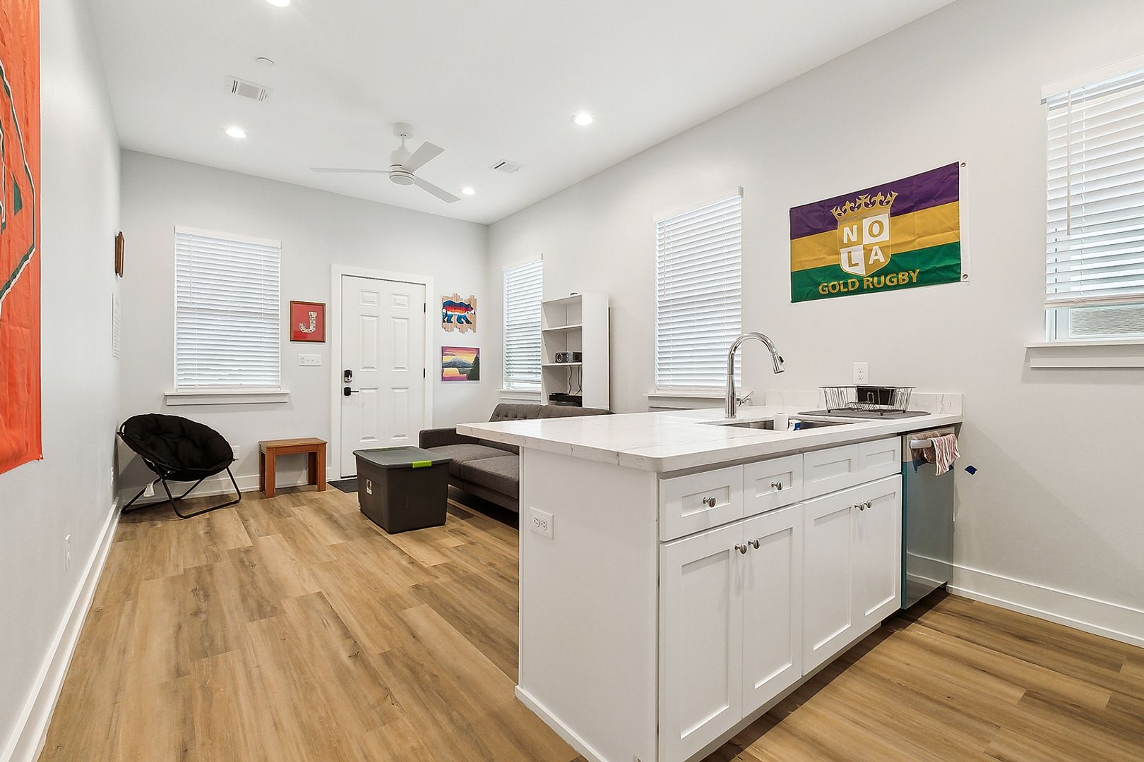 Cozy 2 Bedroom, 1 Bath Apartment 2 of 6