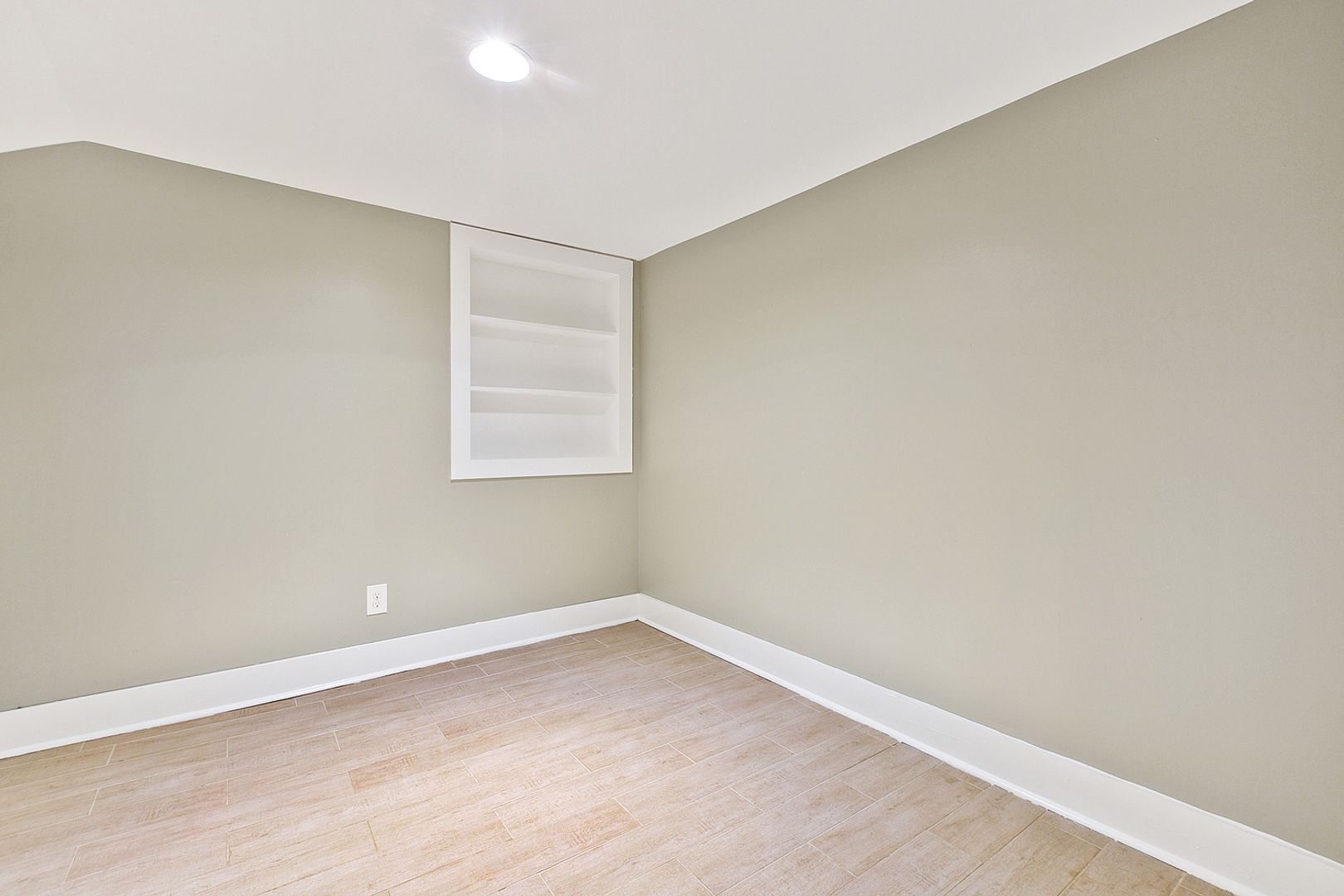 Fully furnished studio apartment!! 8 of 11