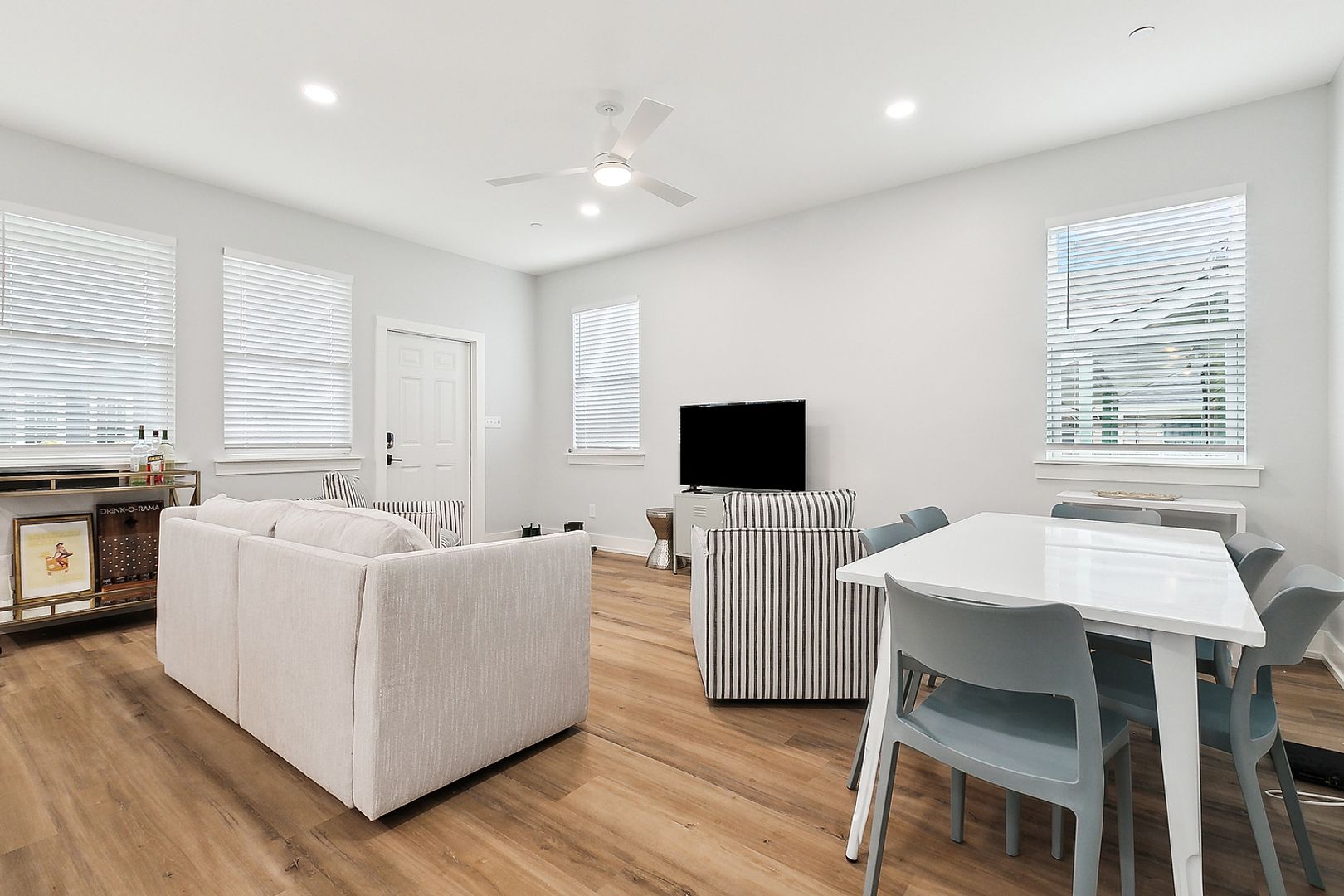 Elegant 3 Bedroom, 2.5 Bath Apartment 2 of 8