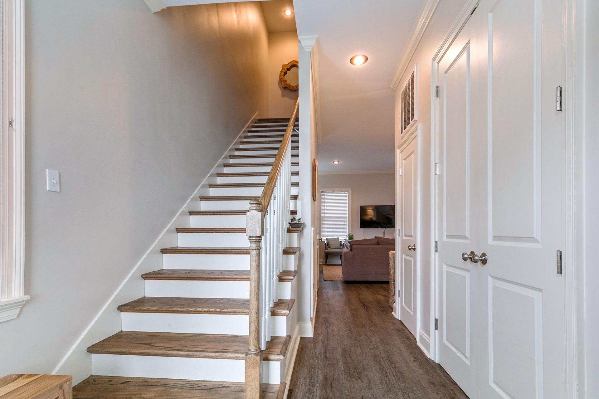 7521 Maple Street 2 of 8