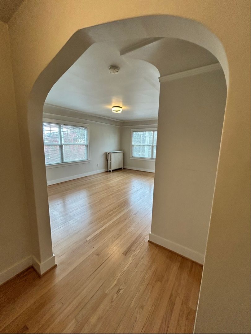 Seattle Apartment: 607 W Galer Street