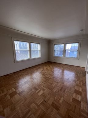 2 WEEKS FREE - Vintage Building - Old Seattle Charm – photo 1