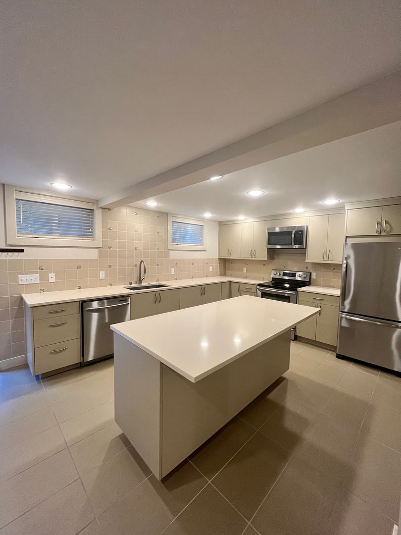 Seattle Apartment: 18 Galer Street