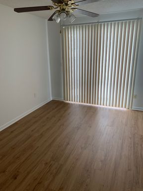 2 bed 1 bath 4 plex – photo 1