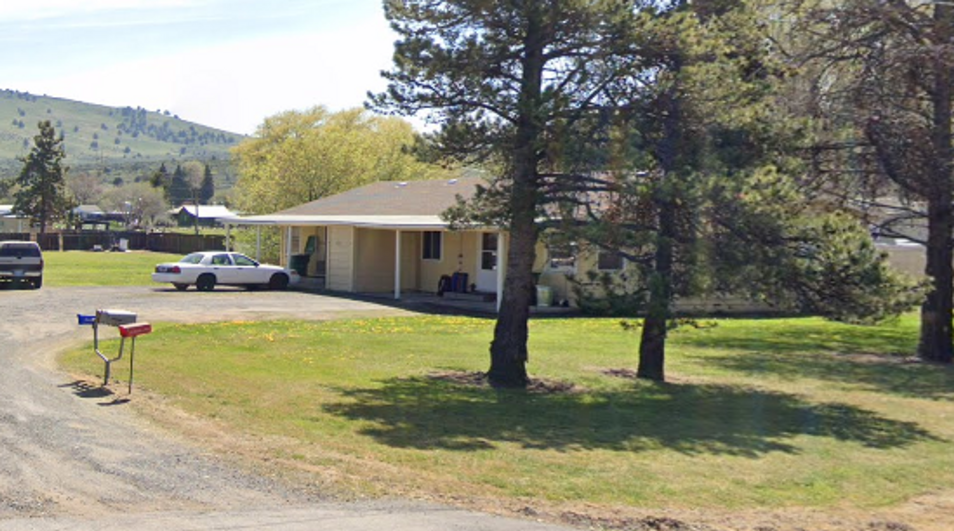 Klamath Falls Apartment: 5191 N Hwy 97 unit A & B