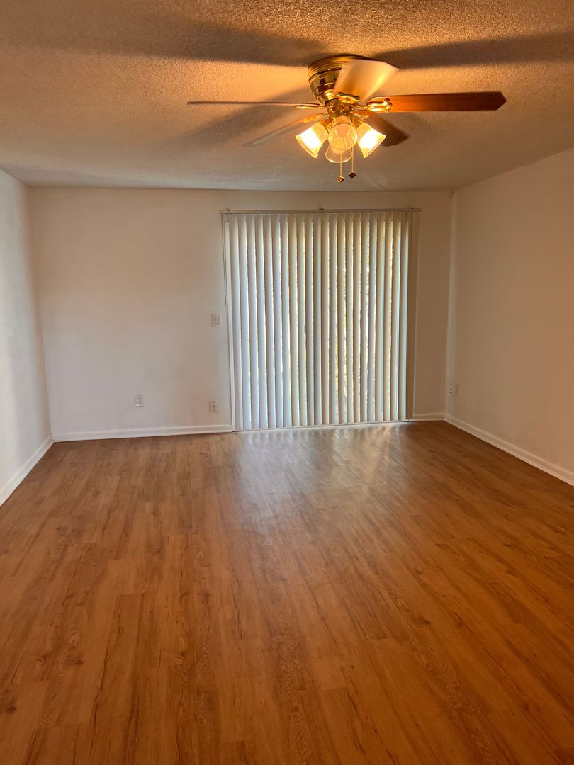 Klamath Falls Multiplex: 5865 Marius Dr.  #1-4