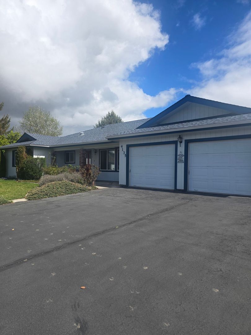 Klamath Falls House: 4135 Monrovia Way