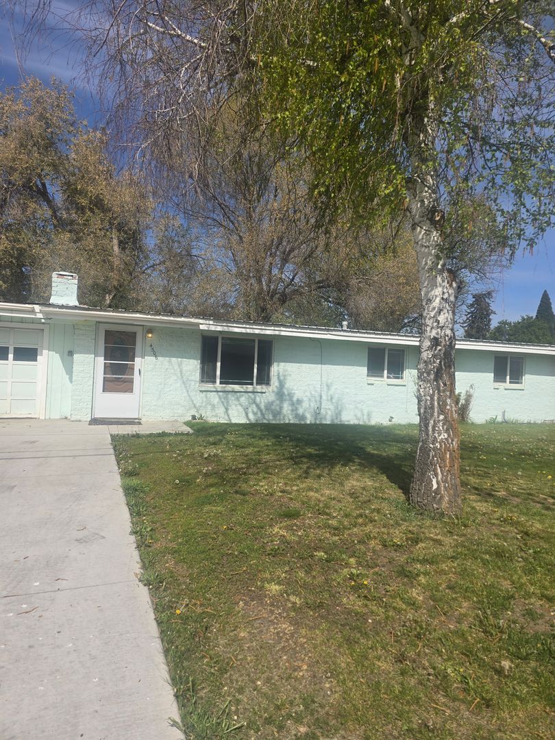 KLAMATH FALLS House: 4306 Fargo St