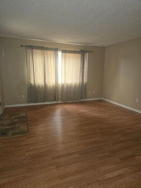 2 bedroom 1 bath – photo 1