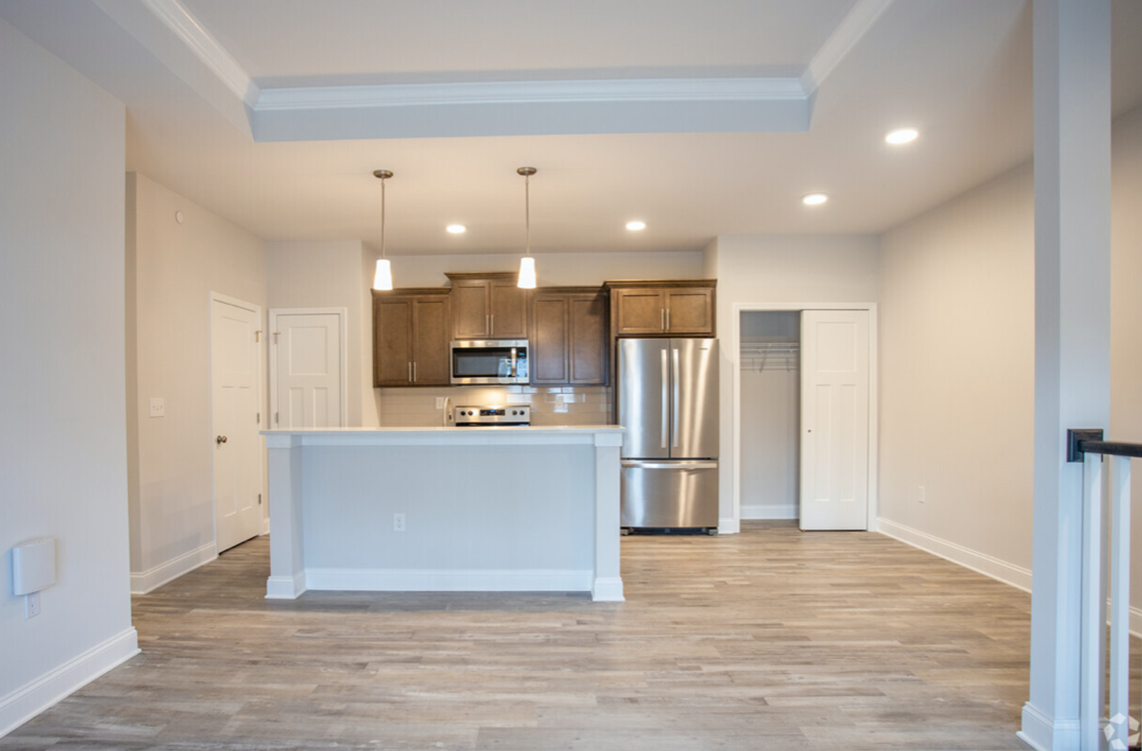 Altamont Apartment: 100 West Creek Lane