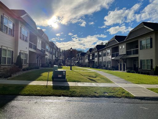 Luxury 2BR/2BA End Unit in Guilderland – Private Entrance, Balcony, Many Utilities Included!
