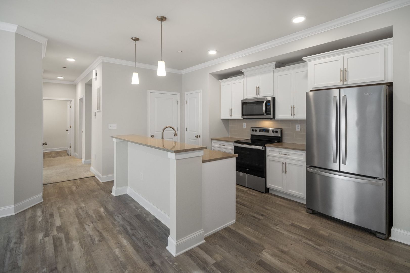 Altamont Apartment: 106 West Creek Lane