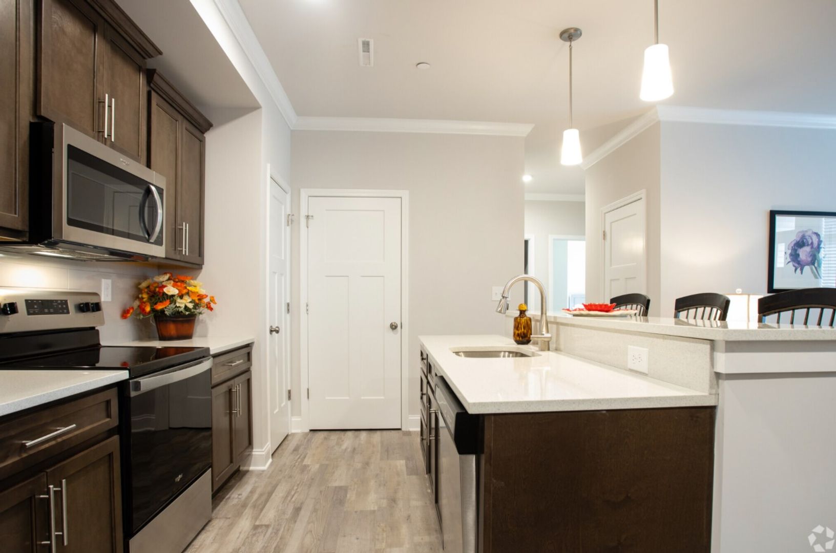 Altamont Apartment: 100 West Creek Lane