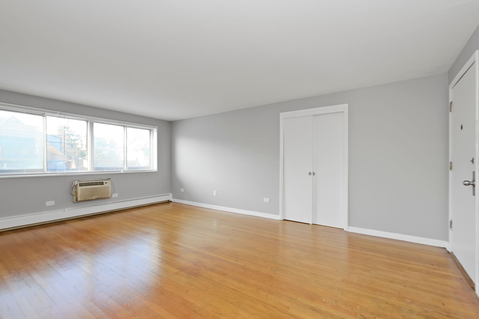 Chicago Apartment: 10604 S Walden Parkway
