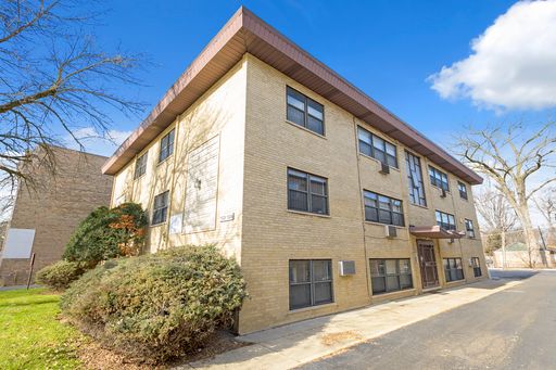 2 Bed 1 Bath Rental at 1528 W. 99th St. Unit 1B, Chicago, IL – photo 1