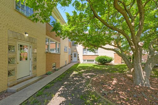 1 Bed 1 Bath Rental at 4450 W. 59th St Unit #G, Chicago, IL – photo 1