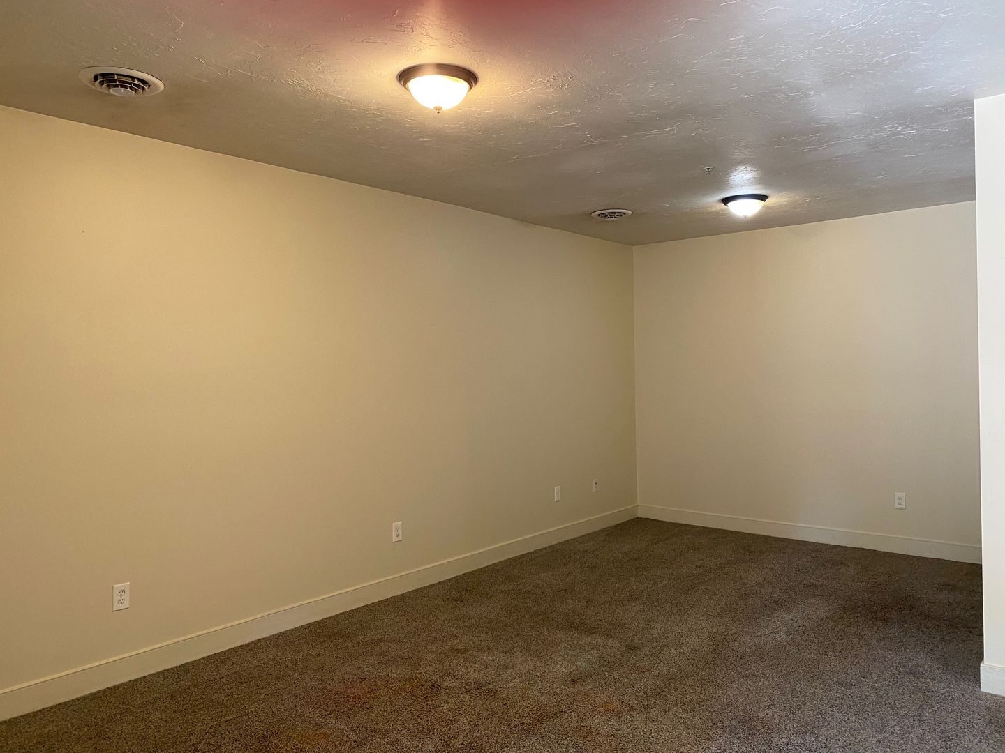 Lebanon Apartment: 301 East Weidman Street