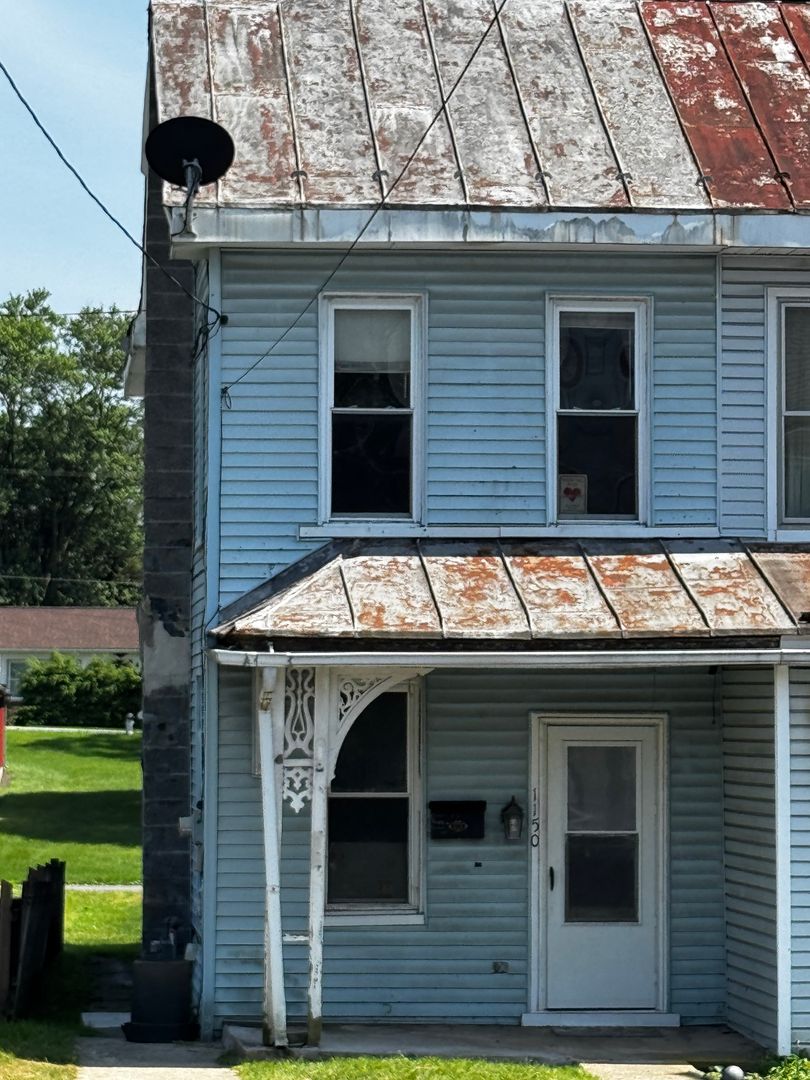 2 Bdrm, 1 Bath Half House