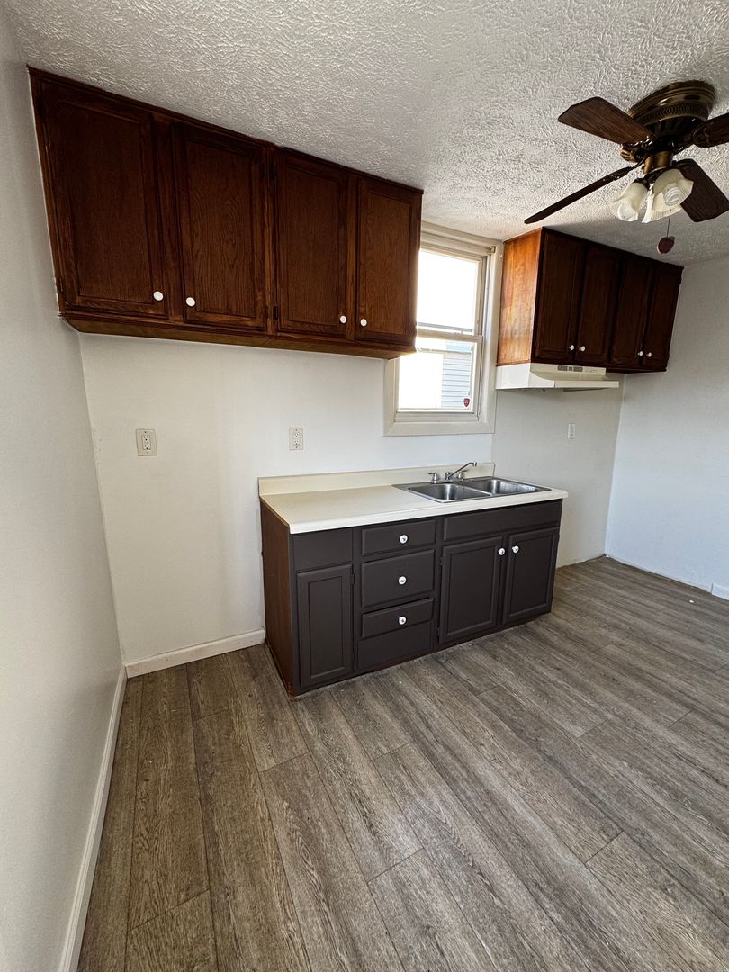 Lebanon Apartment: 1254 Willow Street