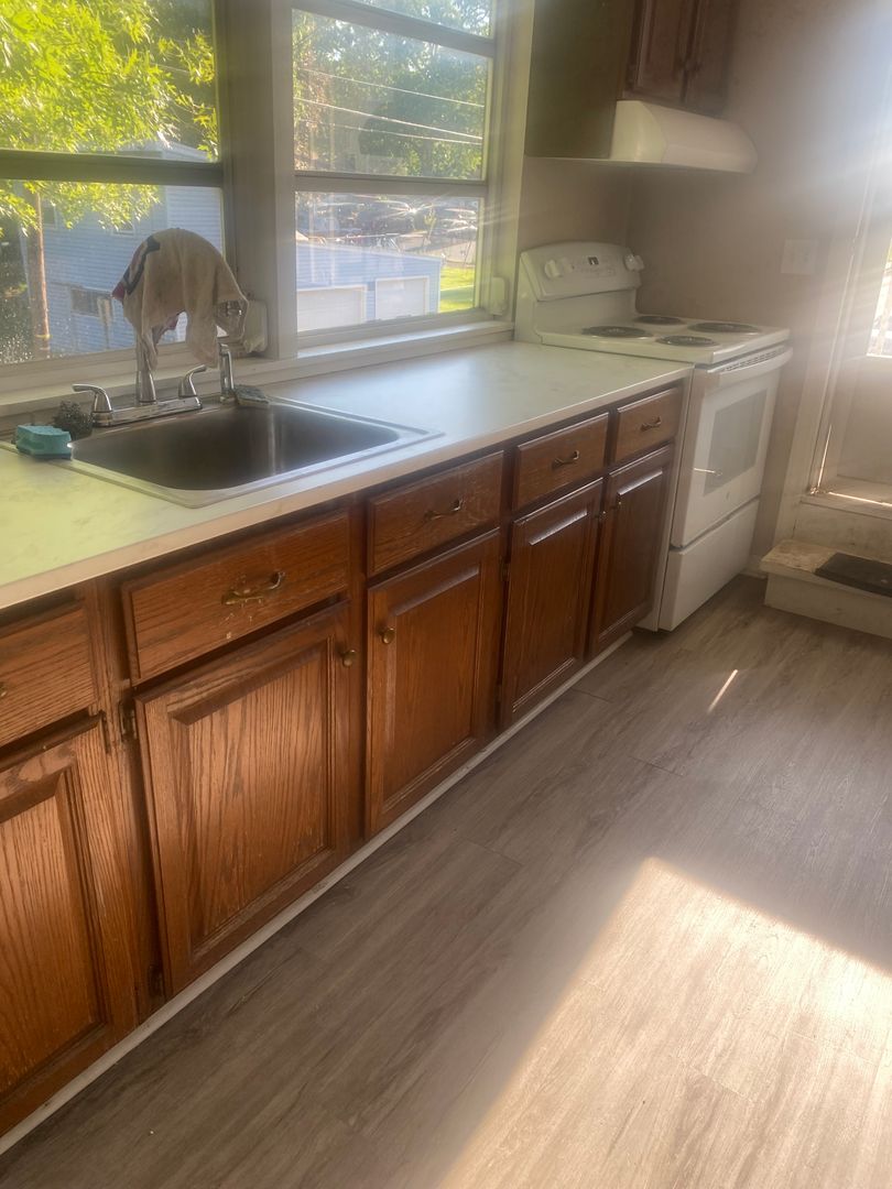 Lebanon Apartment: 302-304 S 5th St