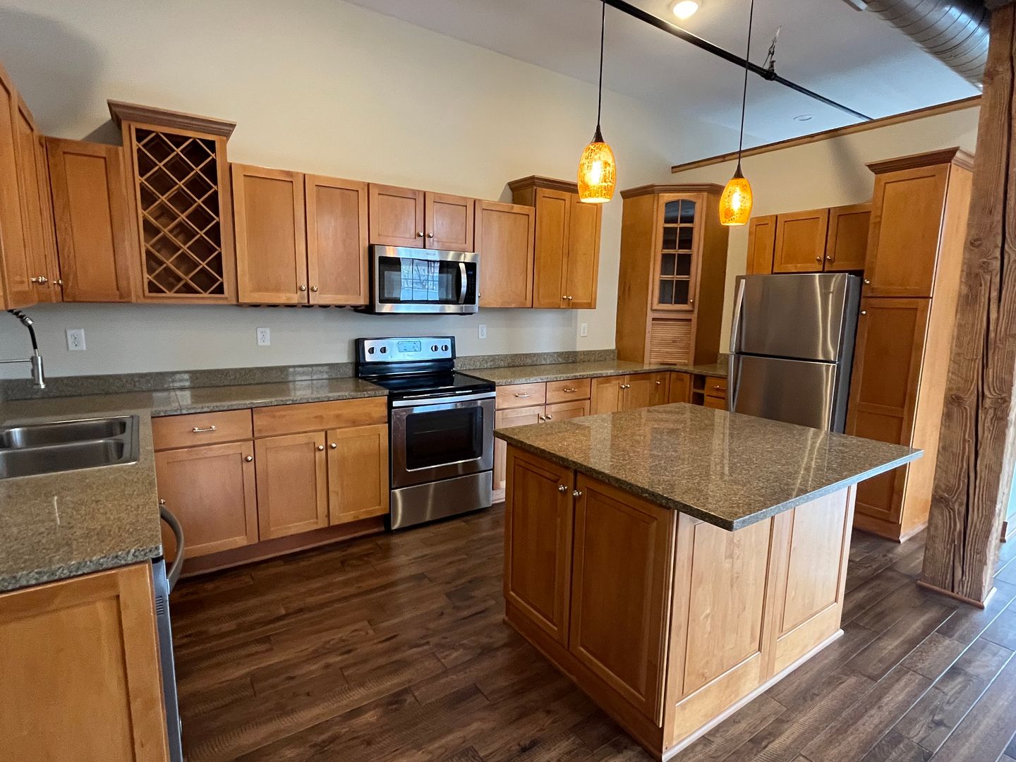 St Paul Apartment: 330 9th Street East