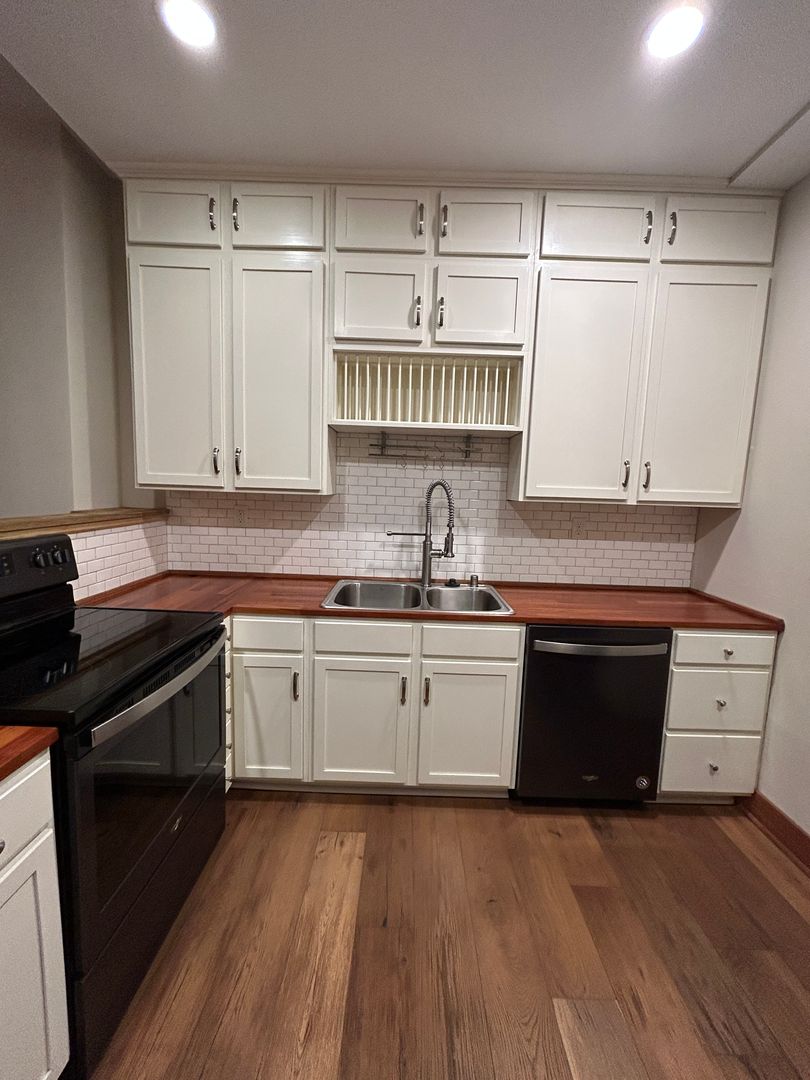 St Paul Apartment: 330 9th Street East