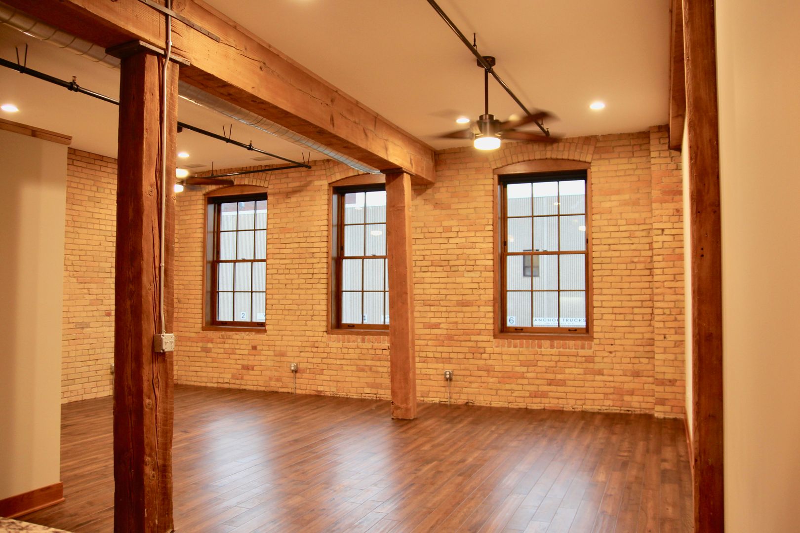 St Paul Apartment: 330 9th Street East