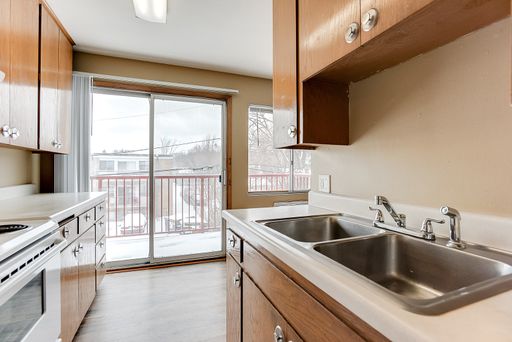 Rivercliff Apartments - Spacious 2-Bedroom Available in June! – photo 1