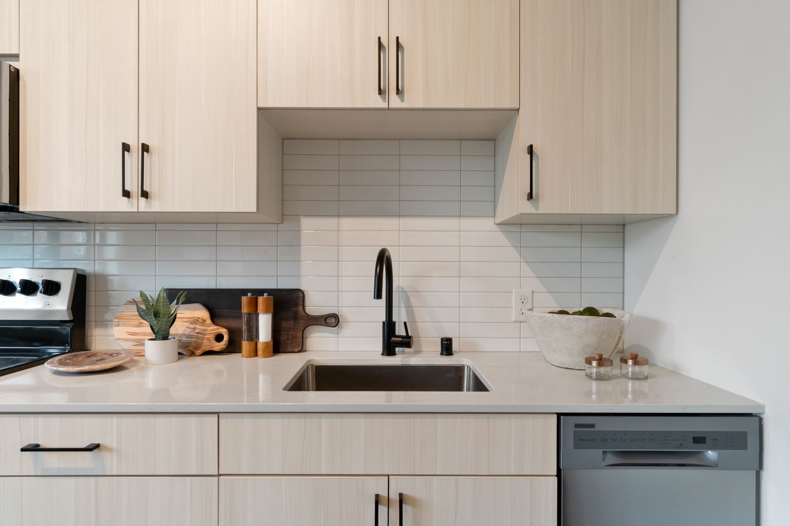 St Anthony Apartment: 3725 Stinson Blvd