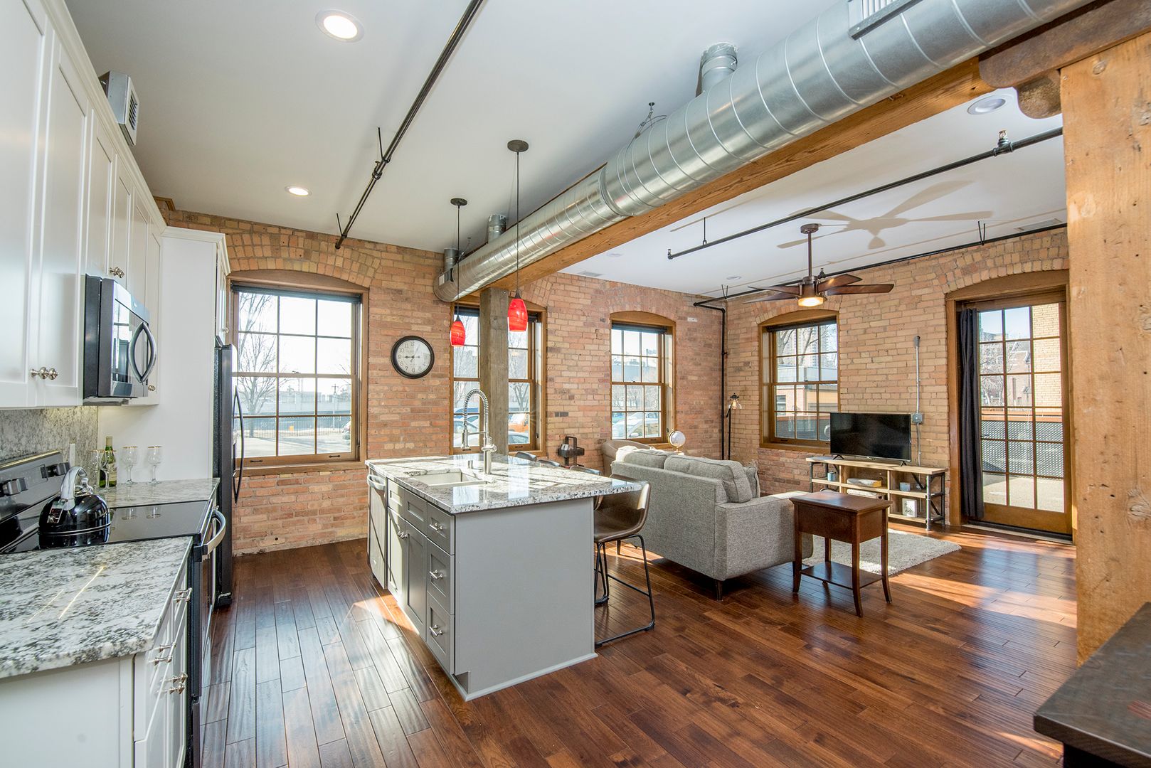 St Paul Apartment: 330 9th Street East