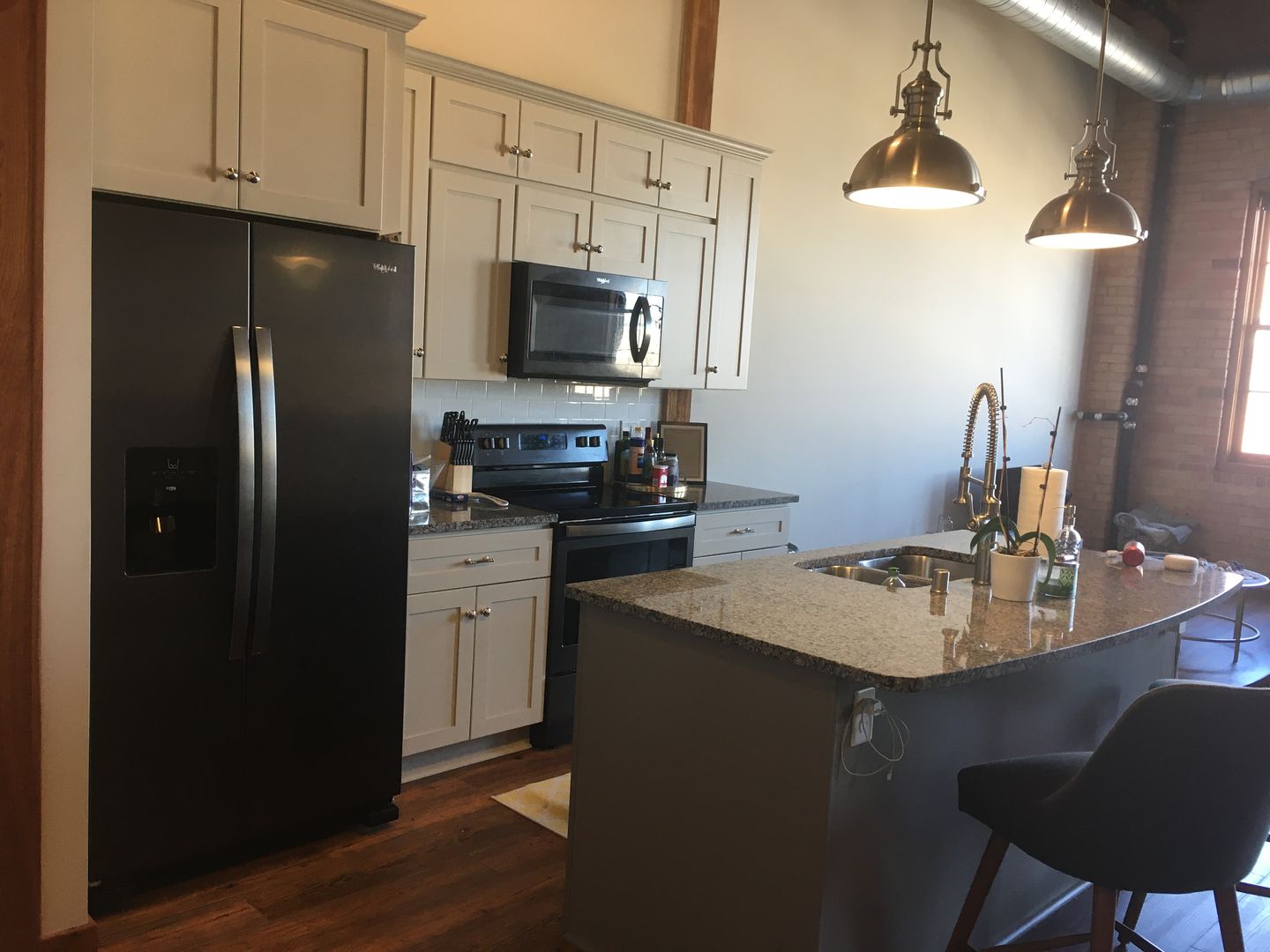 St Paul Apartment: 330 9th Street East