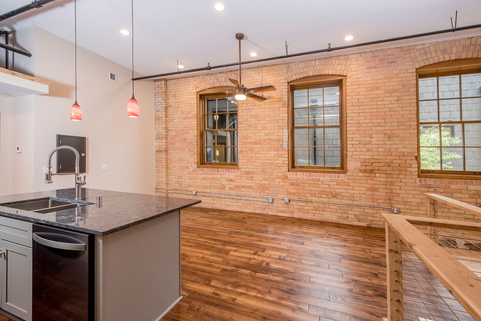 St Paul Apartment: 330 9th Street East