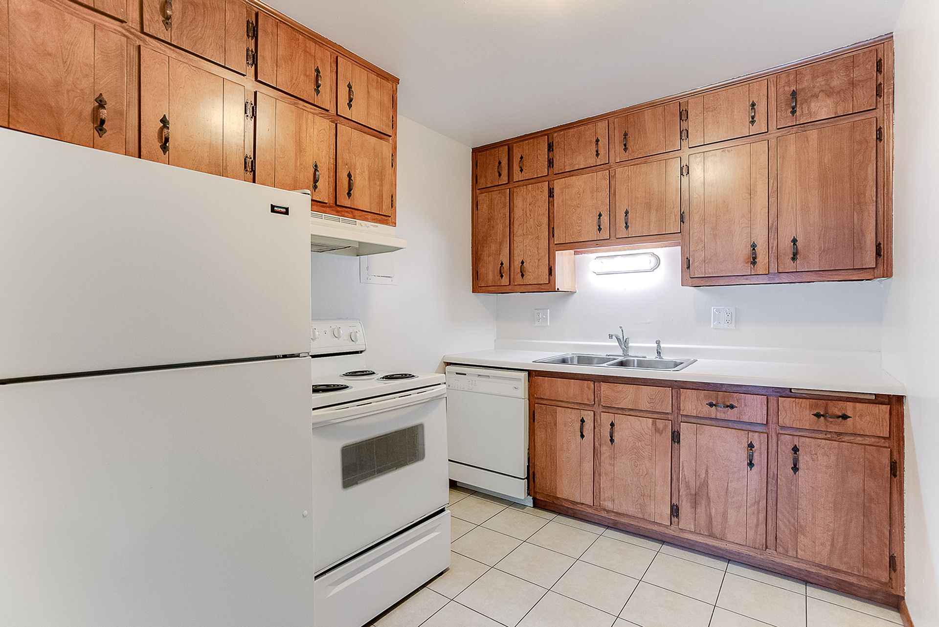 New Brighton Apartment: 346 Cleveland Ave SW