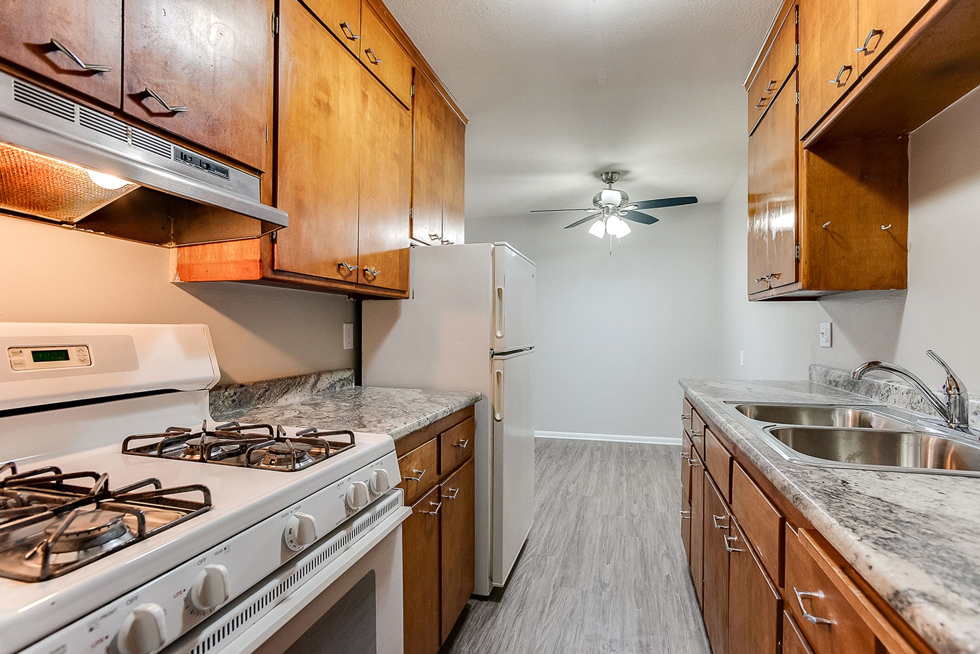 Minneapolis Apartment: 2421 Pillsbury Ave S