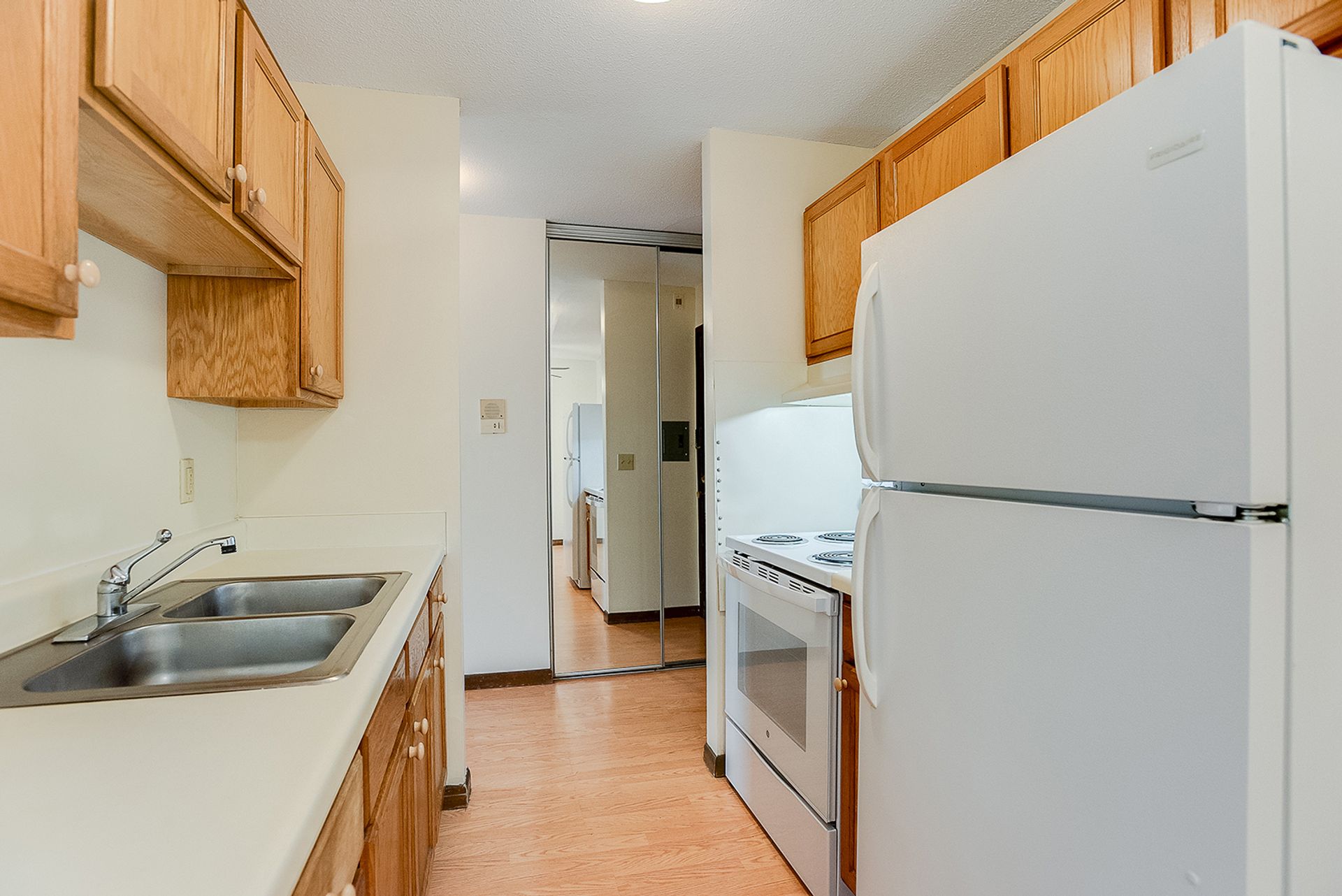 Minneapolis Apartment: 2017 Pillsbury Avenue