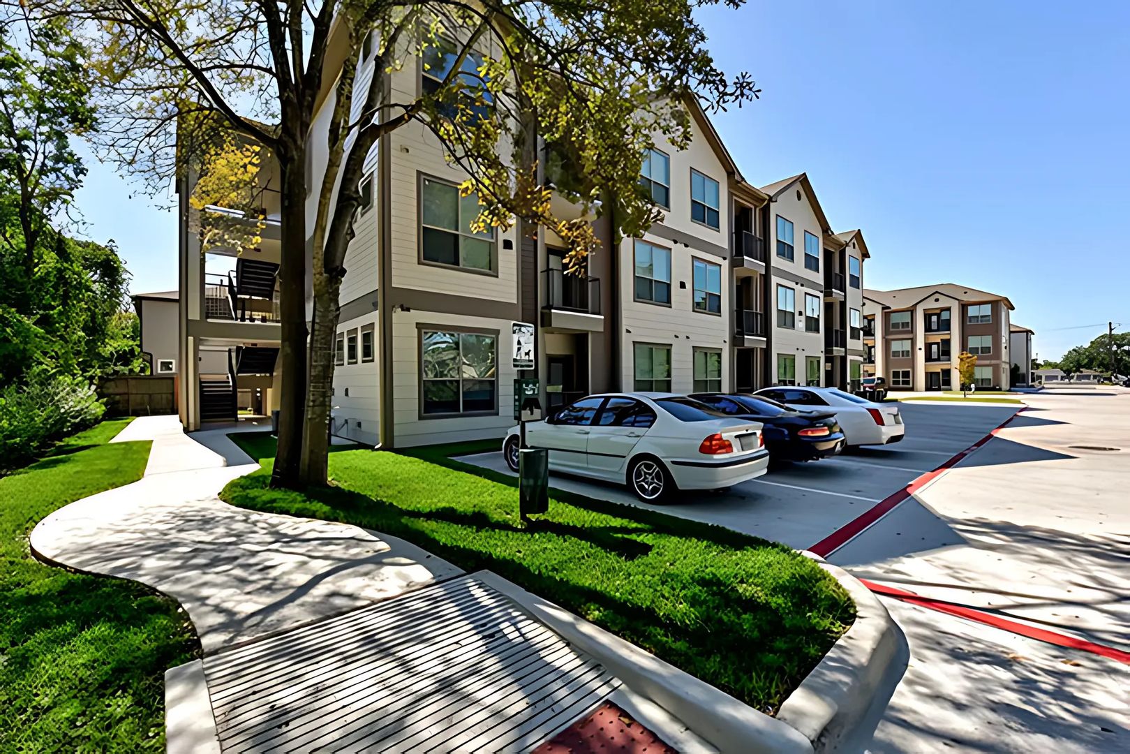 Houston Apartment: 1920 Hollister St