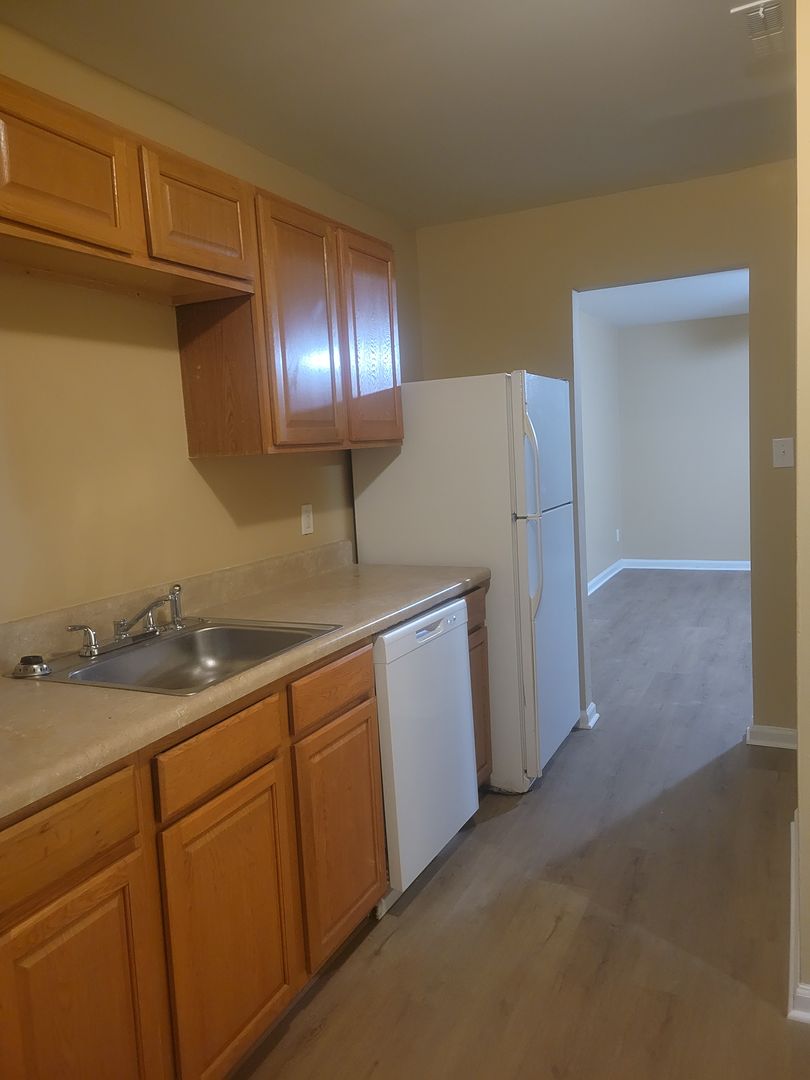 Newport News House: 157 Delmar Lane, Unit E