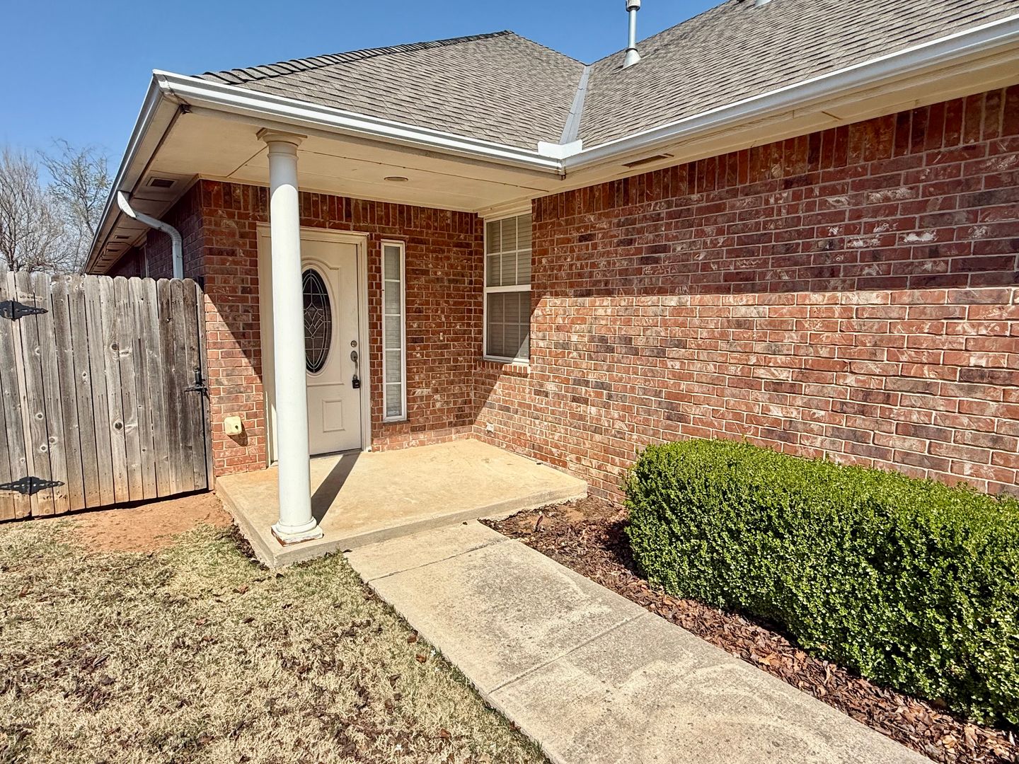 Yukon House: 11313 NW 121st Place