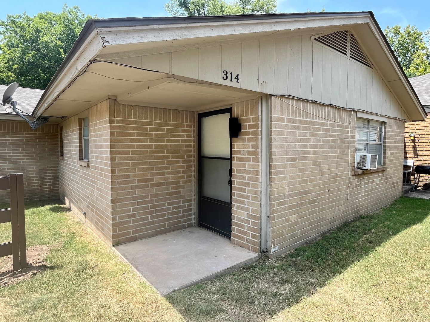 Norman Apartment: 316 E Duffy Street