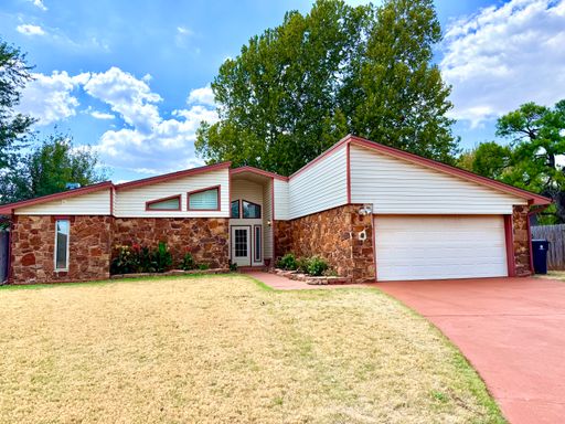 Cute! Updated 3 Bed 2 Bath in Putnam City Schools – photo 1
