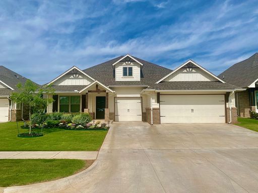 Beautiful Home Right Off The Turnpike!! – photo 1