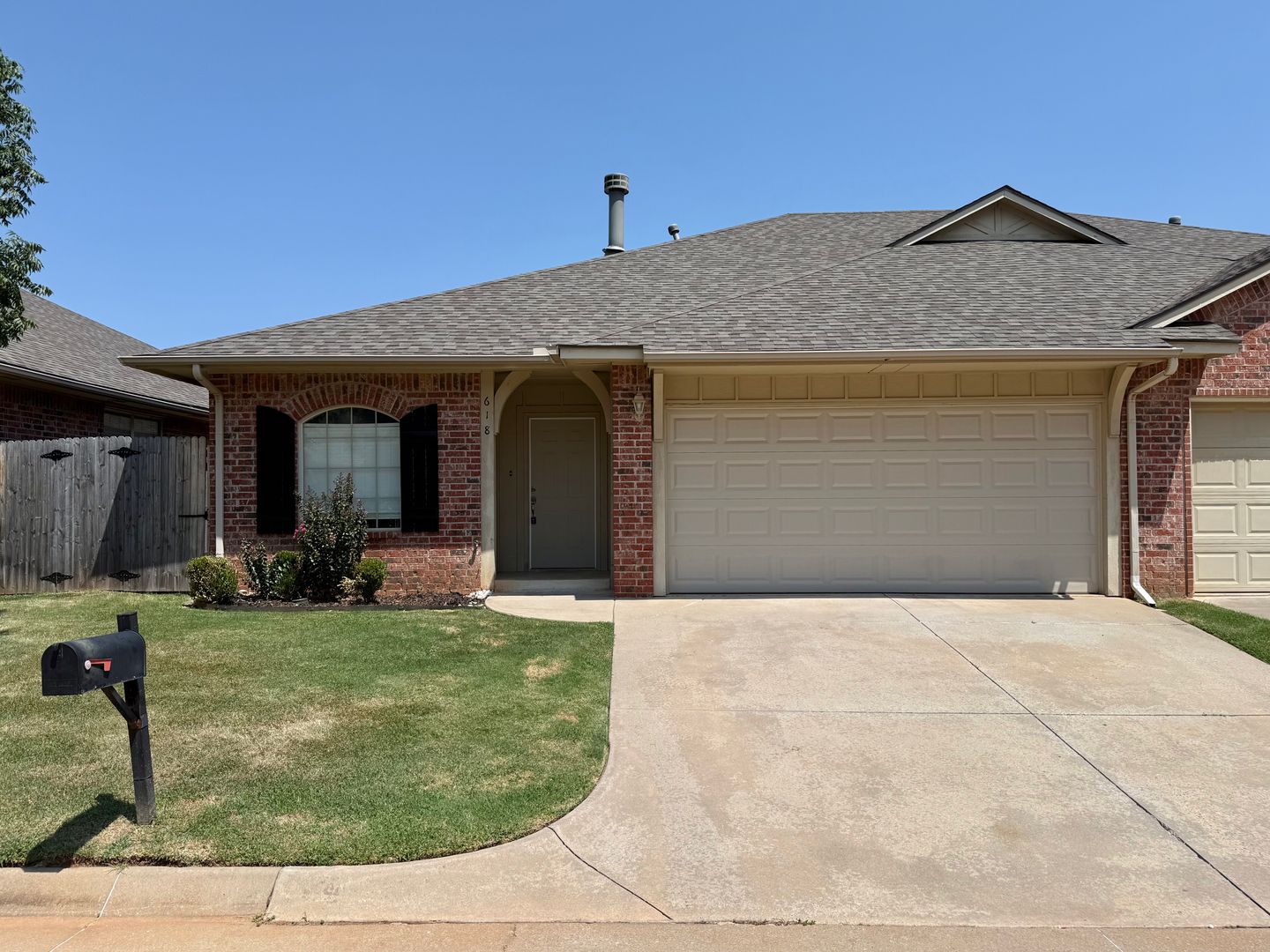 Edmond House: 618 Sisken Court