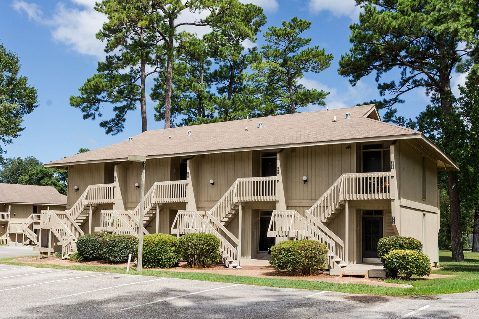 Daphne House: 2002 Seacliff Dr. N. #2002