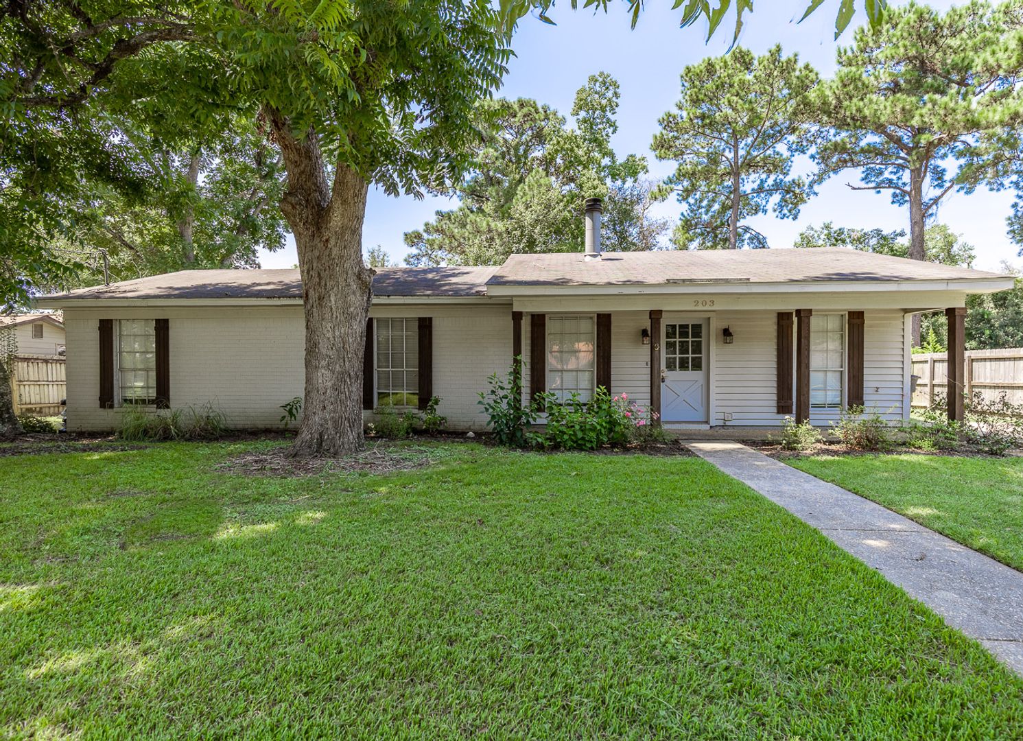 Fairhope House: 203 Patrician St.