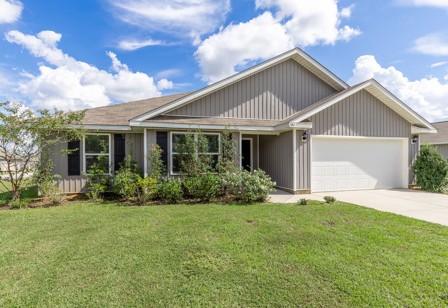 ONE FREE MONTH MOVE IN  SPECIAL! Beautiful 4-bedroom, 2-bath in a Foley neighborhood!